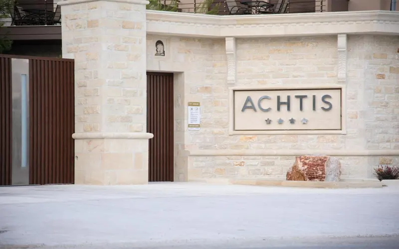 Achtis Hotel