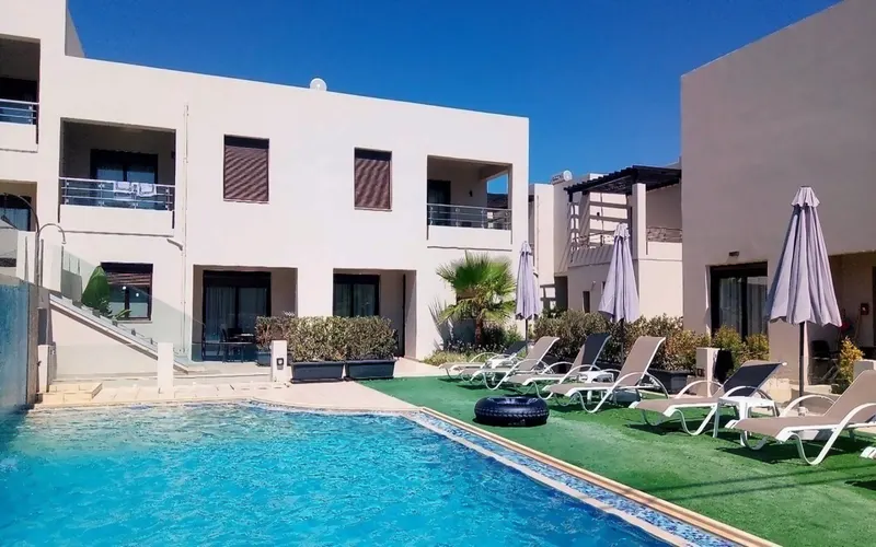 Carisa Suites and Apartments