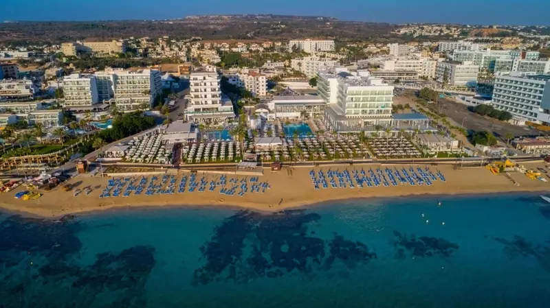 Constantinos The Great Hotel