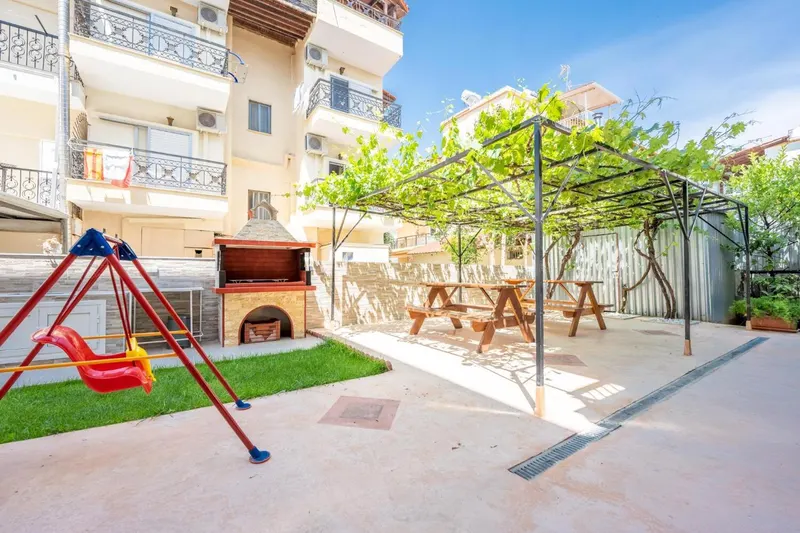 Milonas House Apartments