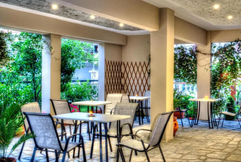 Milonas House Apartments