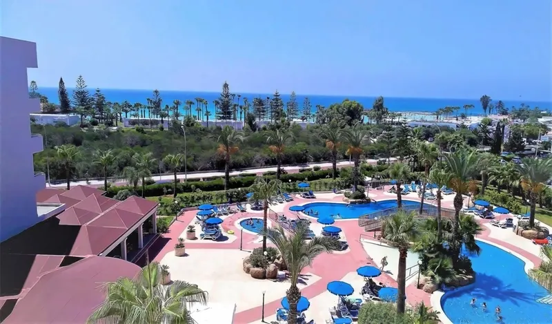 Nissiana Hotel & Bungalows
