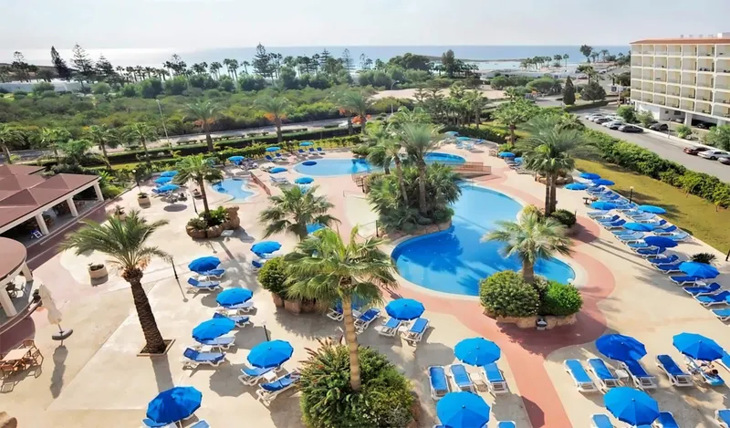 Nissiana Hotel & Bungalows