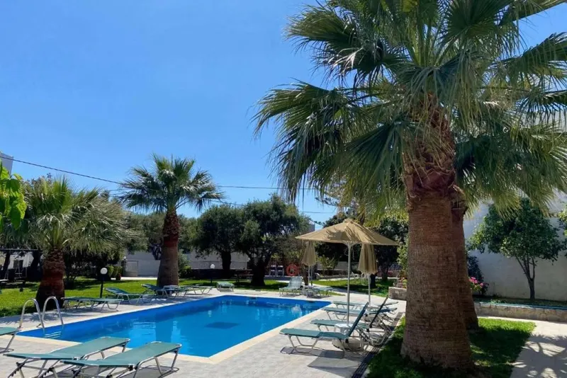 Manolis Apartments