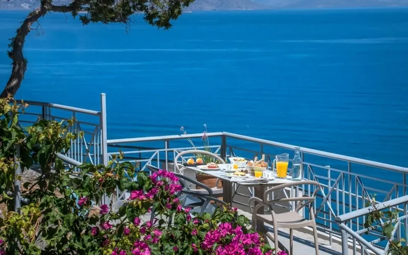 Mistral Mare Hotel