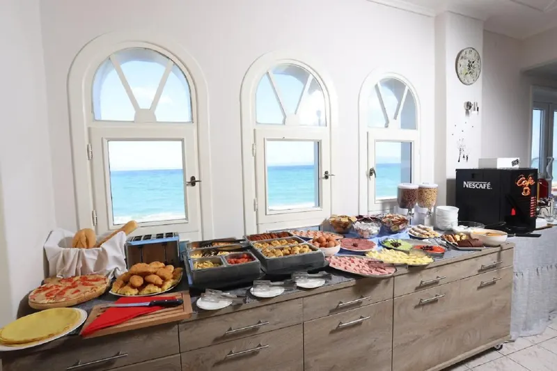 Summer Beach Hotel