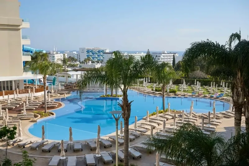 Sunrise Oasis Hotel & Waterpark