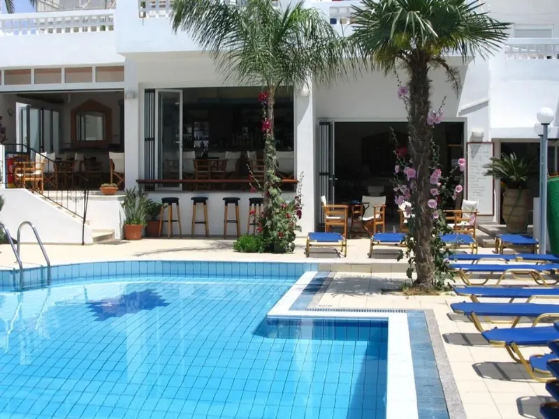 Emerald Apartment & Hotel