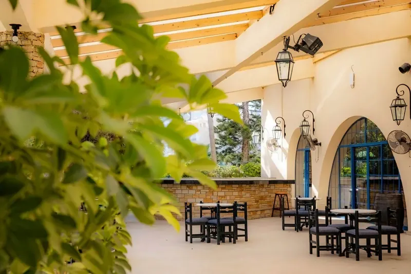 Navarria Hotel