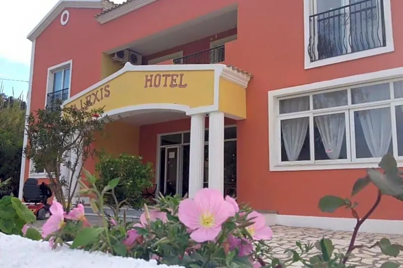Alexis Pool Apartments