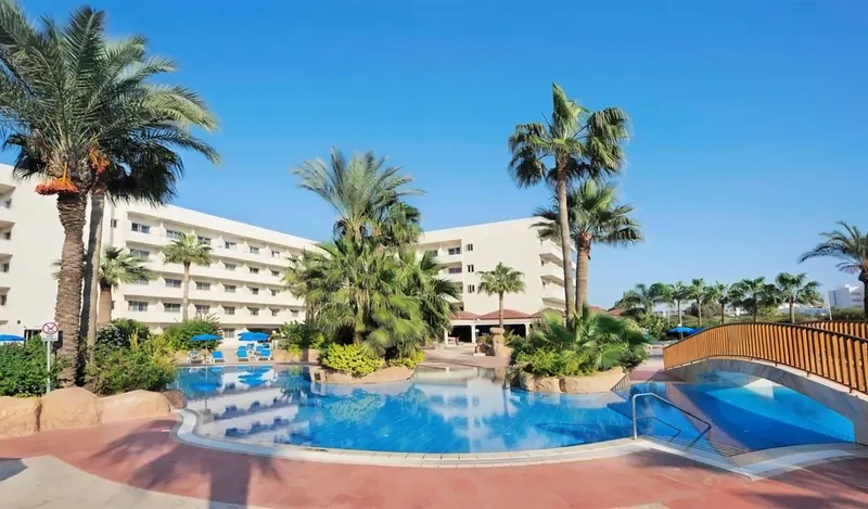 Nissiana Hotel & Bungalows