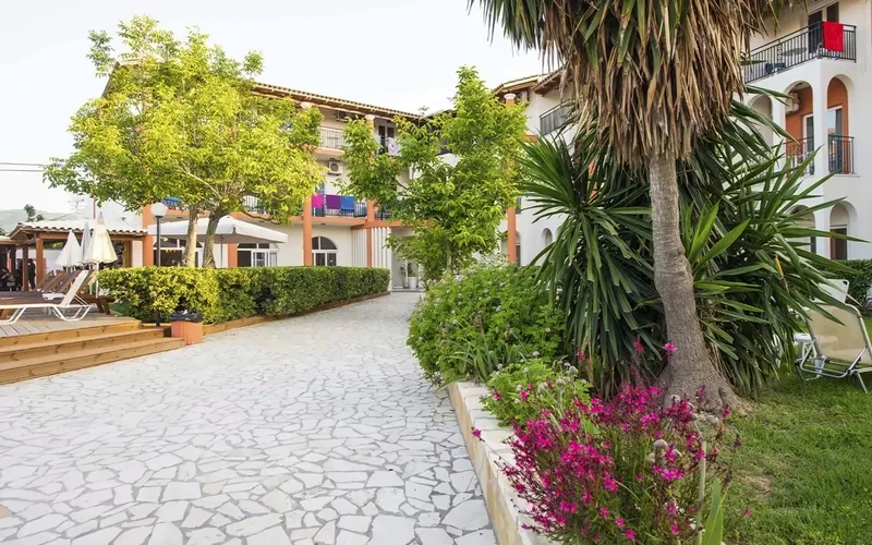 Silver Beach Hotel and Annexe Apartments