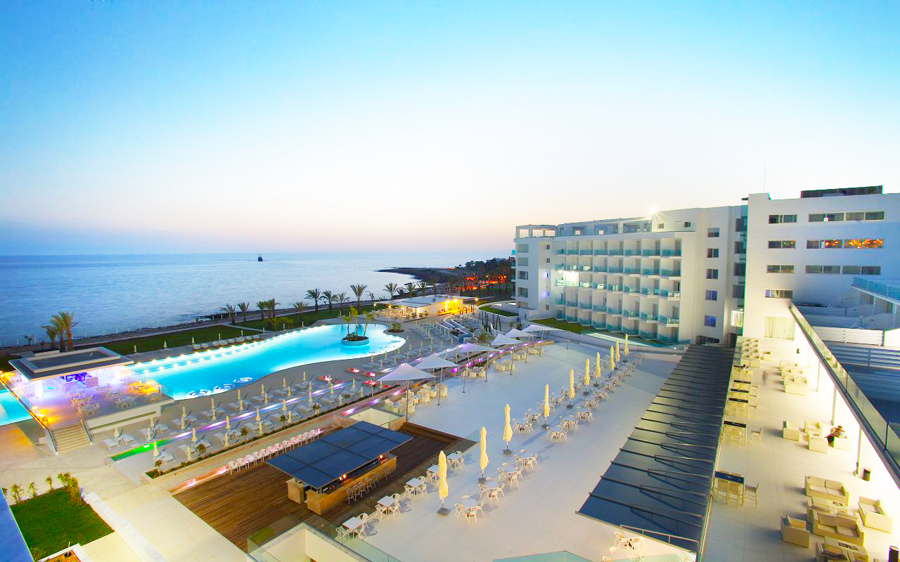 King Evelthon Beach Hotel
