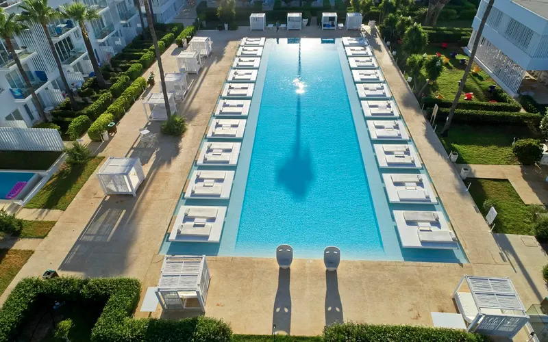 So White Club Resort