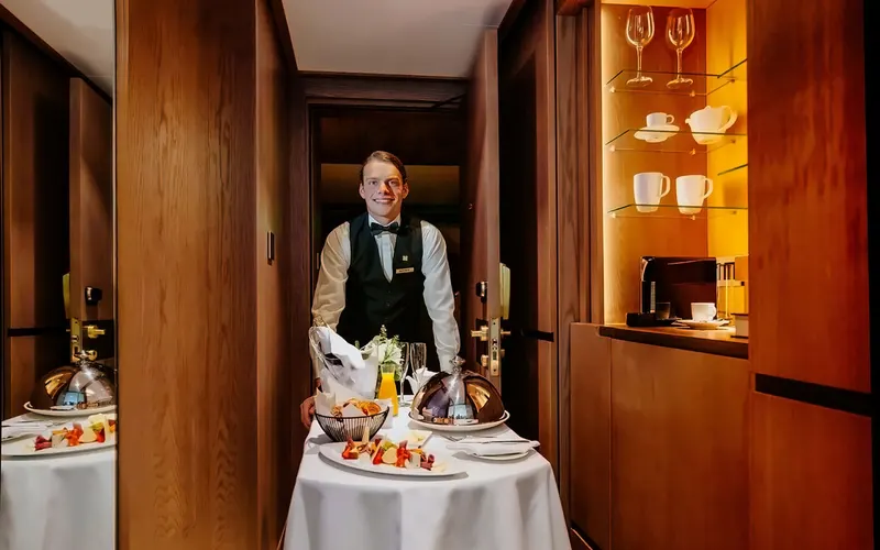 Four Seasons Hotel