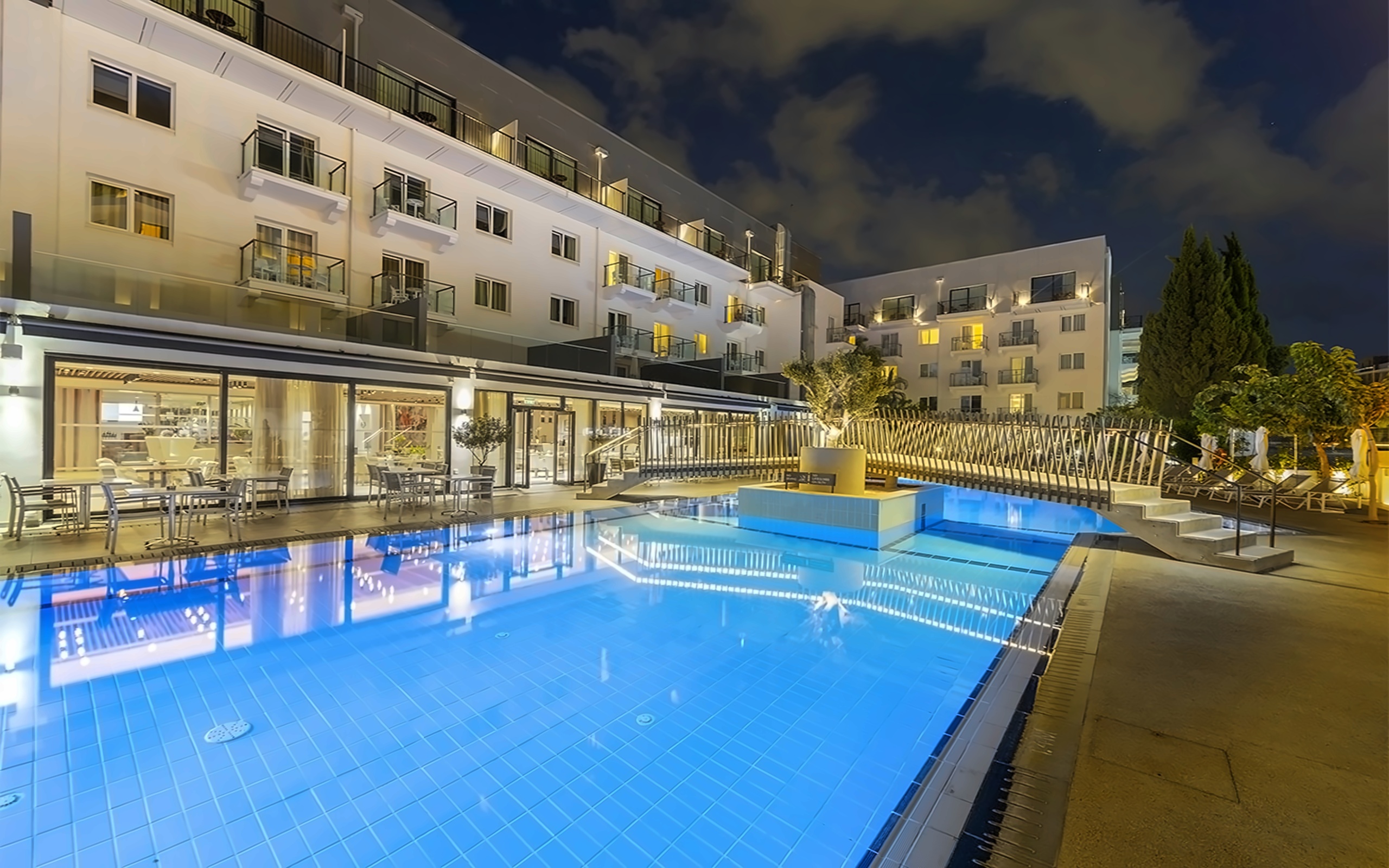 Anemi Hotel and Suites