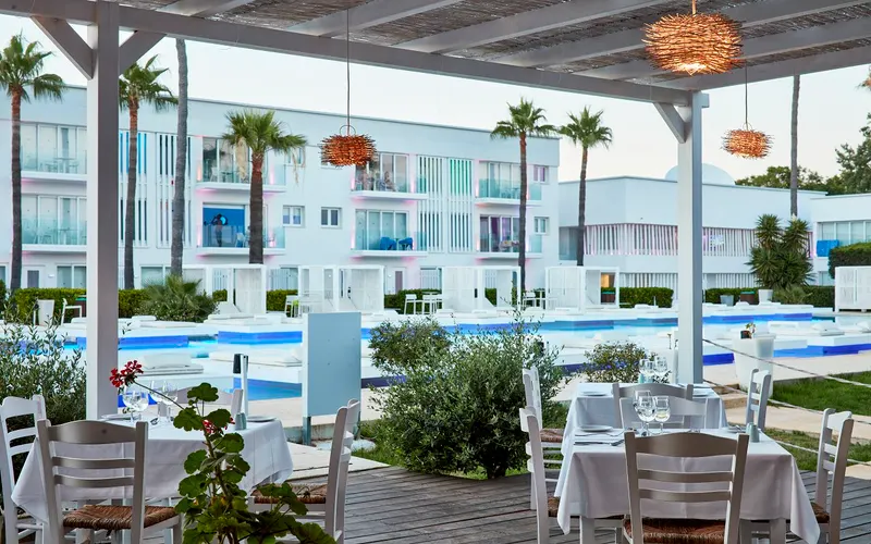 So White Club Resort