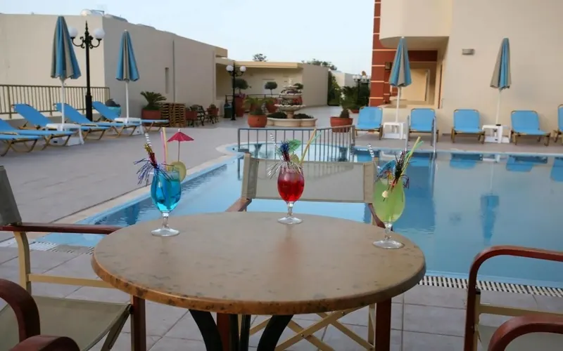 Elpis Apartments