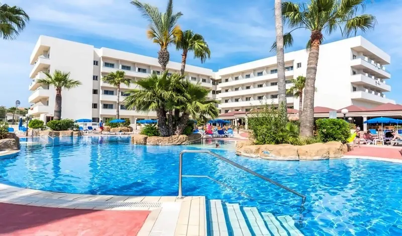 Nissiana Hotel & Bungalows