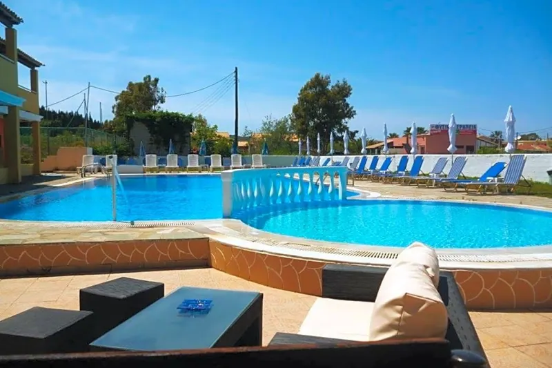Alexis Pool Apartments