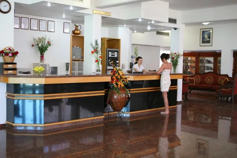 Corallia Beach Hotel Apts