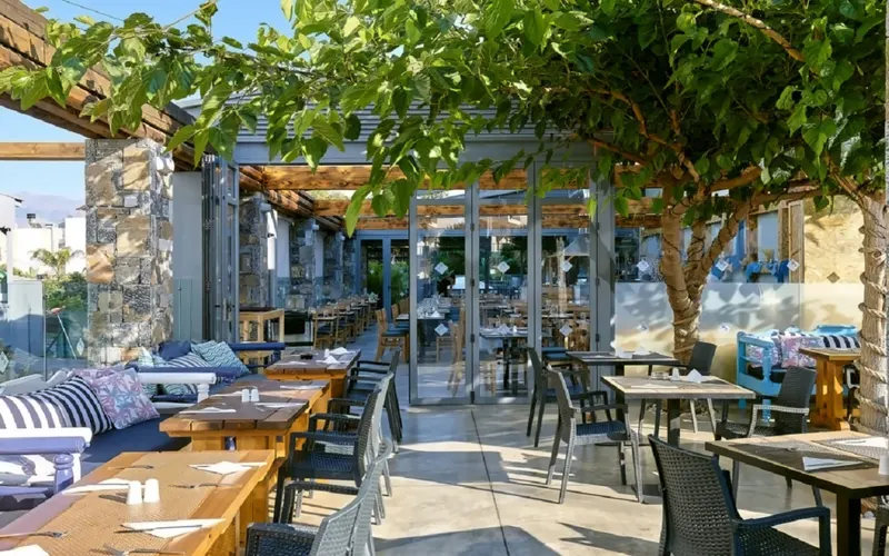 Pollis Hotel