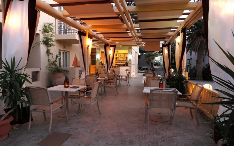 Lambrinos Suites