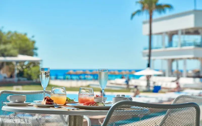 So White Club Resort