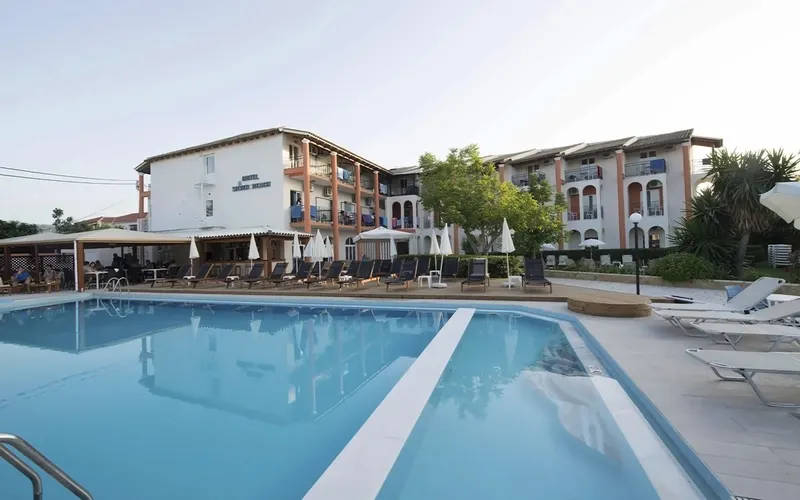 Silver Beach Hotel and Annexe Apartments