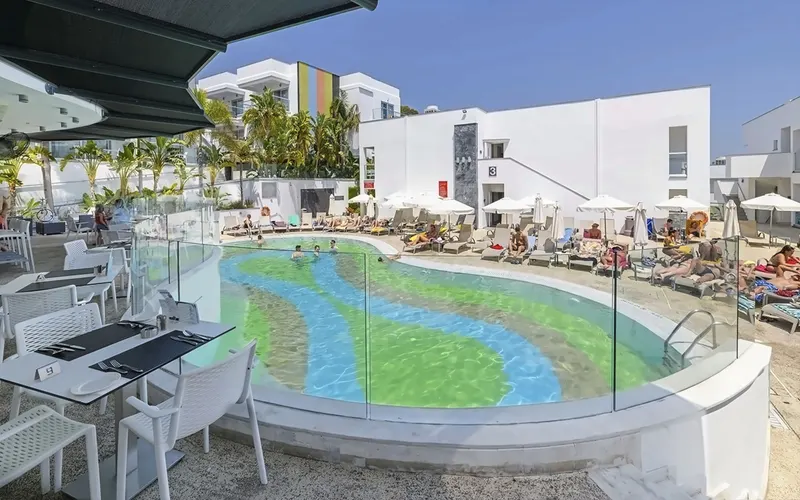 Tasia Maris Oasis Hotel