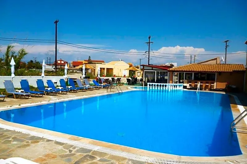 Alexis Pool Apartments