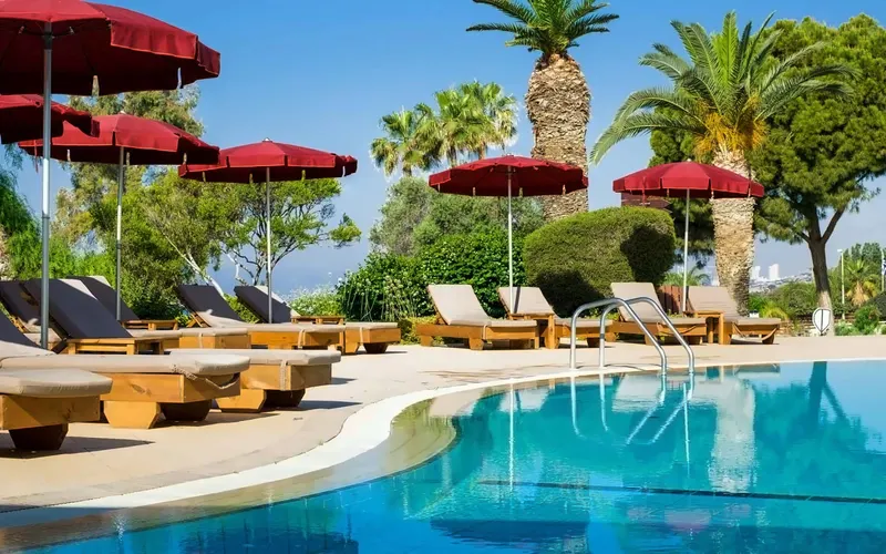 St. Raphael Hotel