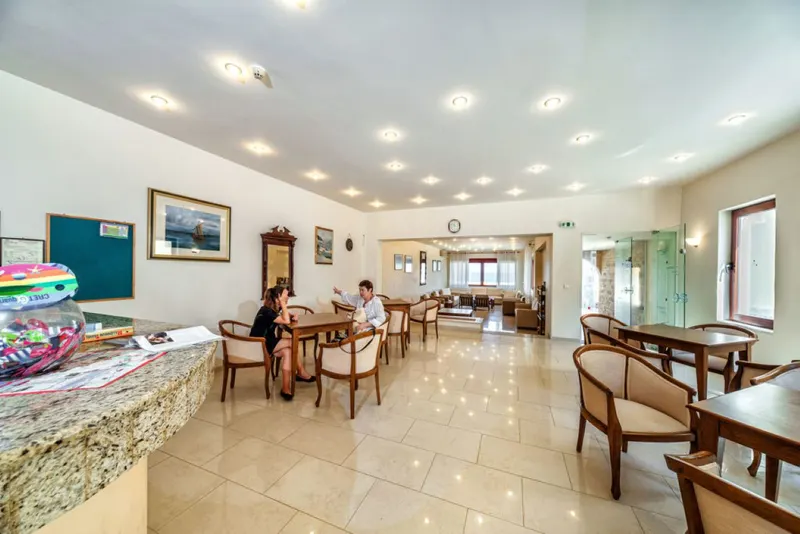 Niros Beach Front Apart Hotel