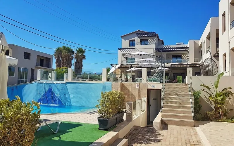 Carisa Suites and Apartments
