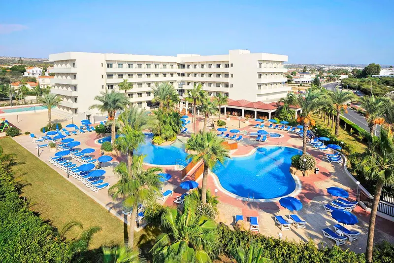 Nissiana Hotel & Bungalows