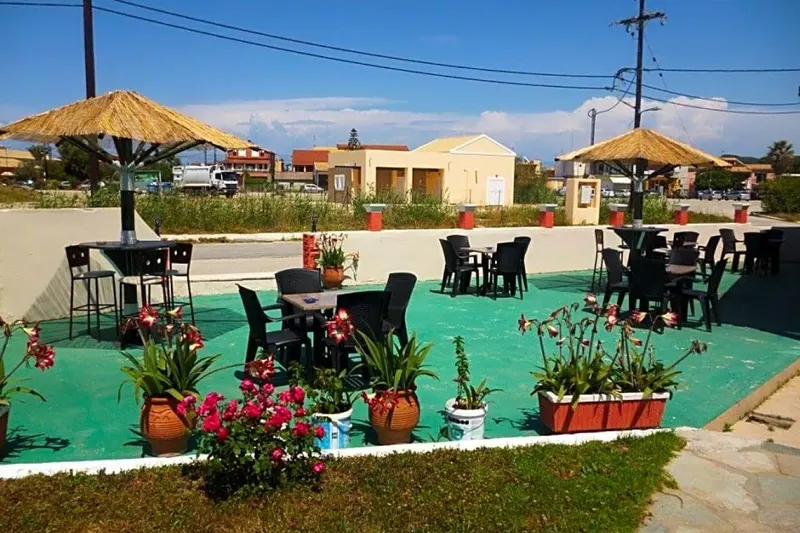 Alexis Pool Apartments