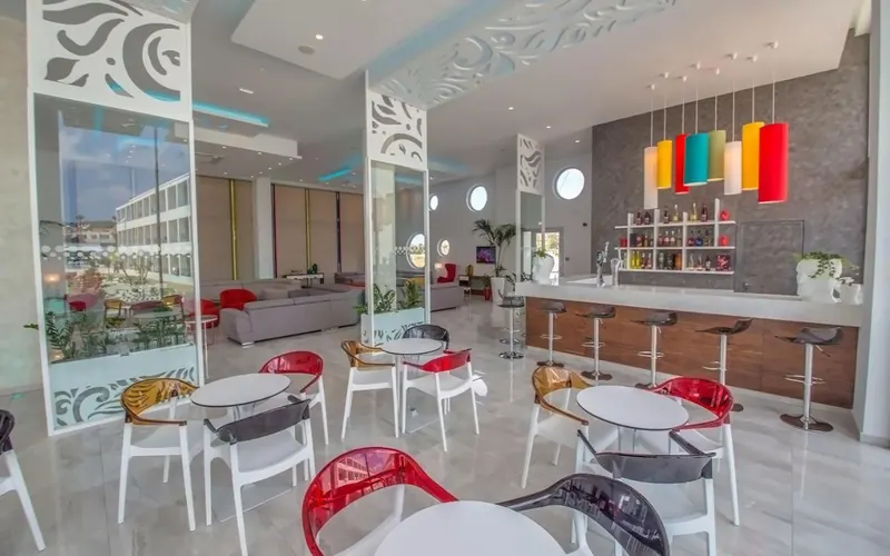 Nicholas Color Hotel
