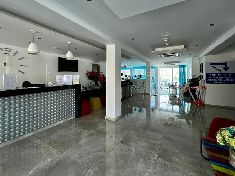 Sunny Blue Hotel