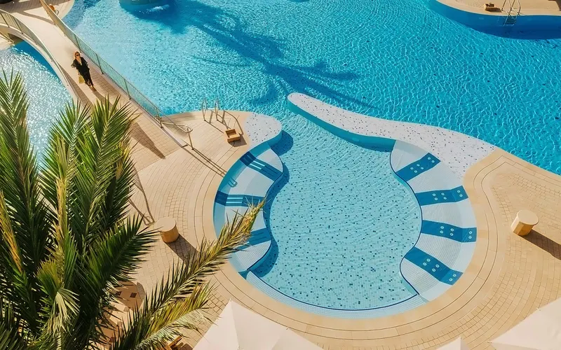 Four Seasons Hotel