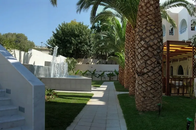 Karteros Hotel