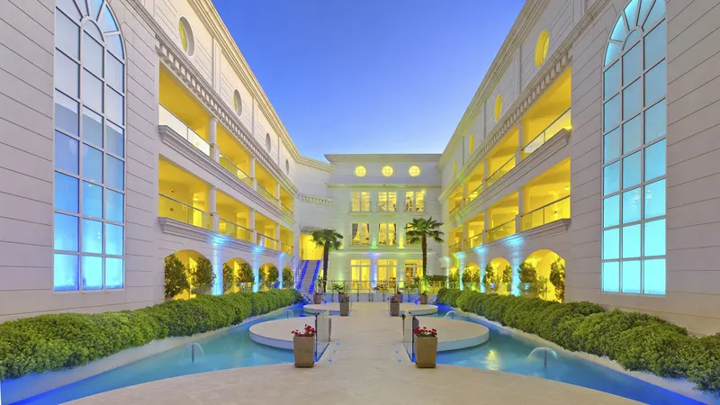 Apolamare Hotel