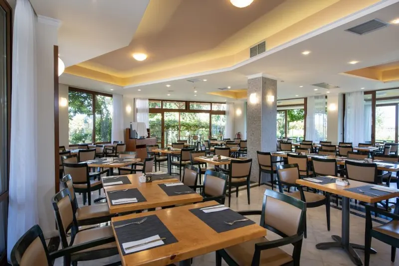Hydramis Palace