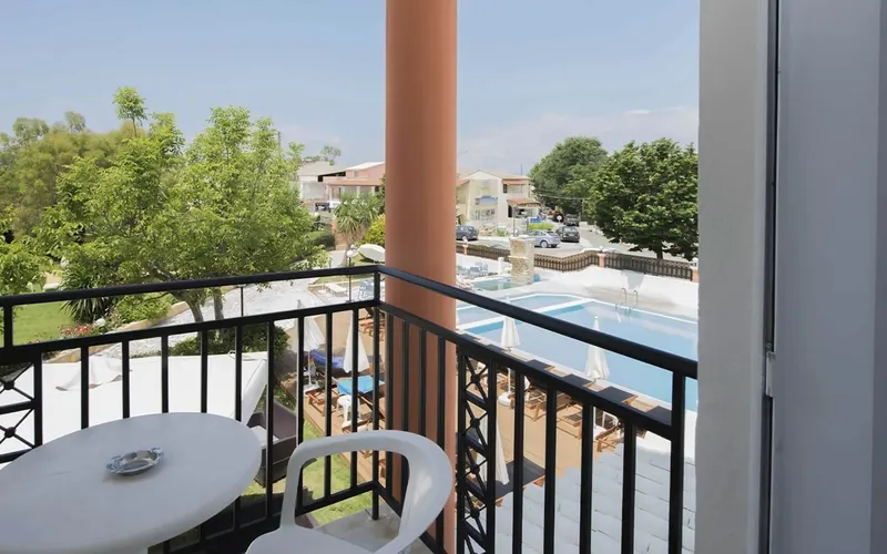 Silver Beach Hotel and Annexe Apartments