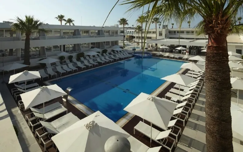 MelpoAntia Luxury Apartments and Suite