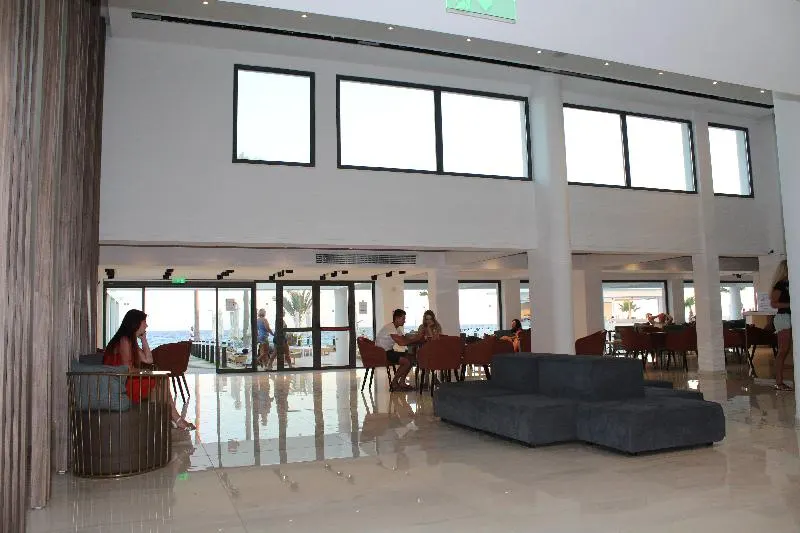 Pierre Anne Beach Hotel