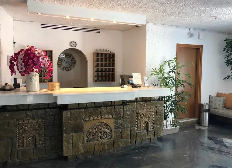 Karteros Hotel