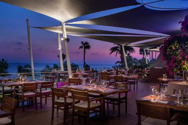 Four Seasons Hotel