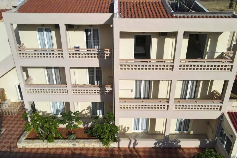 Sunset Studios & Apartments