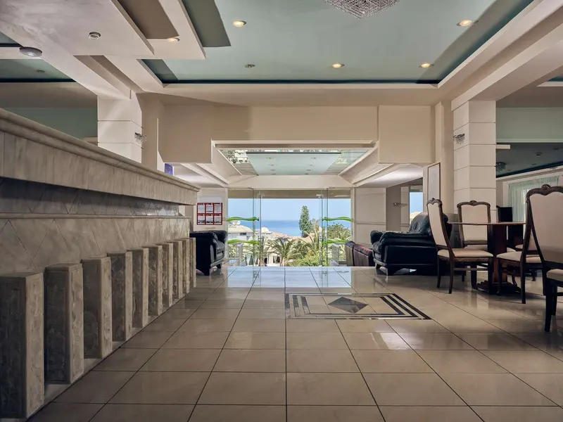 Commodore Hotel
