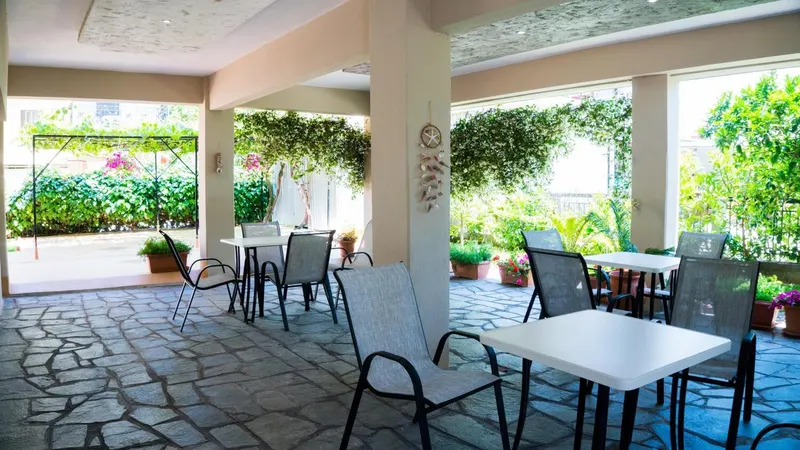 Milonas House Apartments